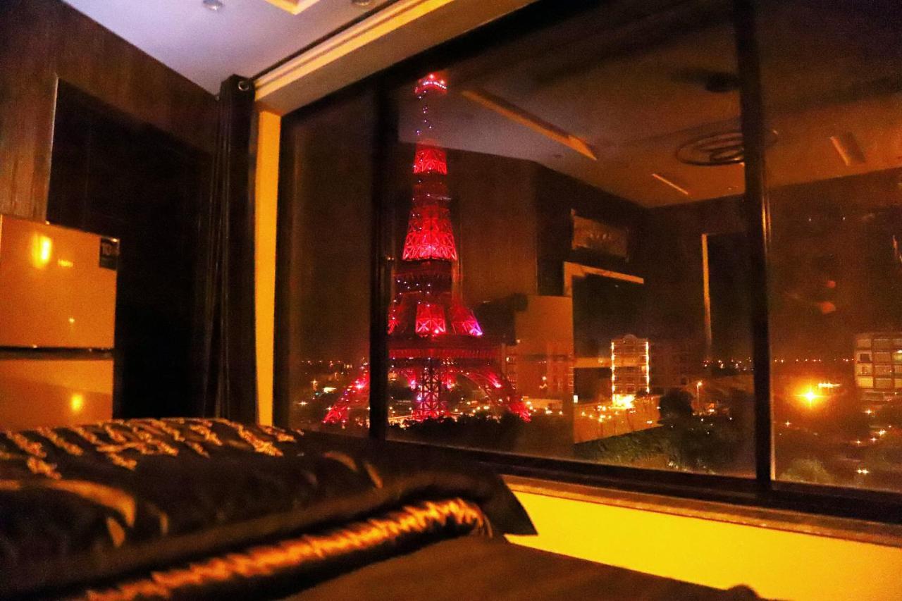 Adara Suites Lahor Dış mekan fotoğraf
