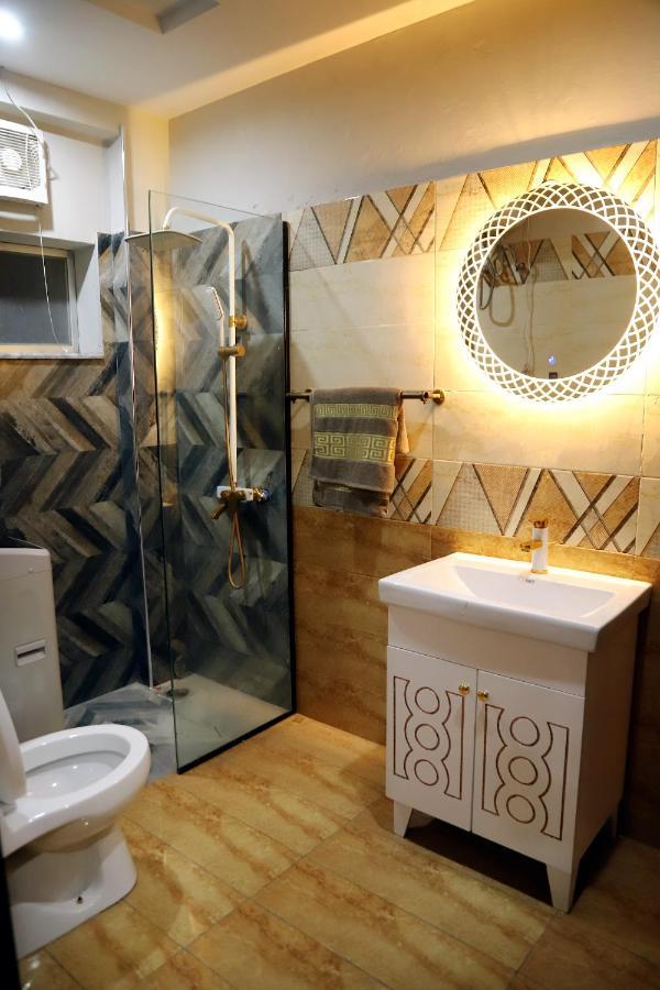 Adara Suites Lahor Dış mekan fotoğraf